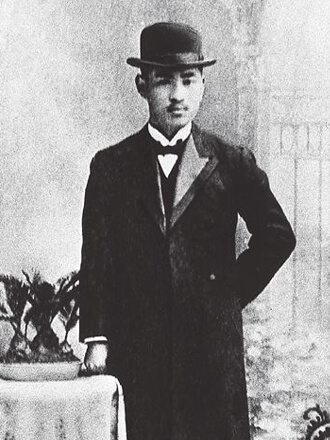 Ogura 카지노커뮤니티 (1919)는 설립 된 날부터 드레스 코트를 입었습니다